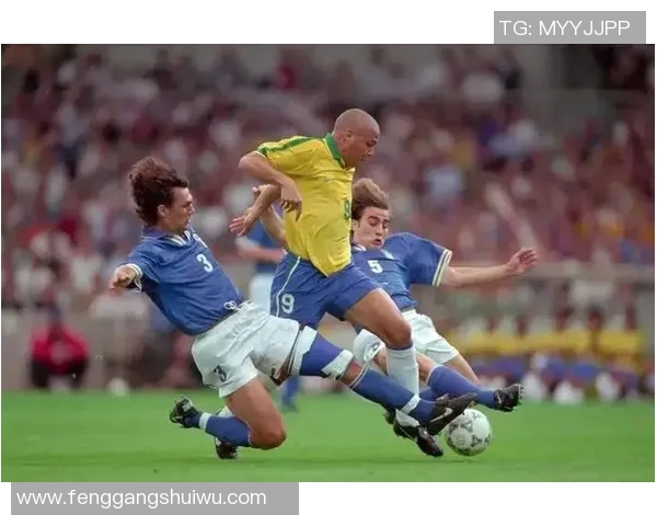 世界现代足球巨星崛起之路：他们如何引领全球足球潮流与未来趋势